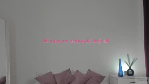 violetta_finch online show from 17, 2, 2025