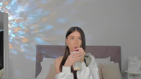 violetta_finch online show from 11, 3, 2025