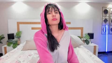 Snapshot of violettaa_stone chatting on 9, 6, 2026 Violettaa online show from 9, 6, 2026