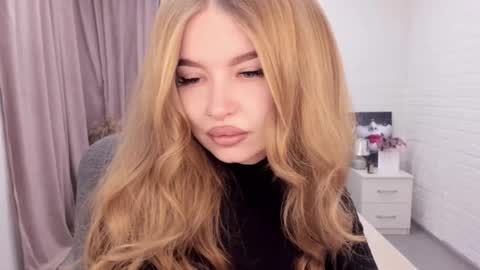 ViolettaOtis online show from 14, 12, 2024