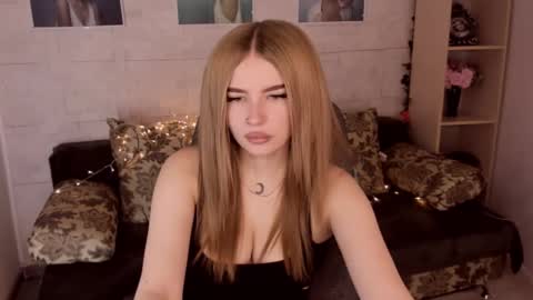 ViolettaOtis online show from 23, 12, 2024