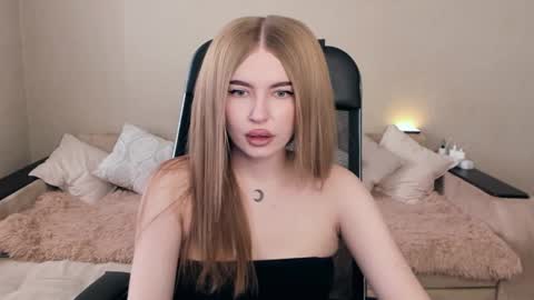 ViolettaOtis online show from 3, 3, 2025