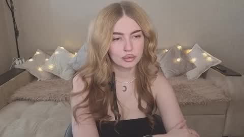 ViolettaOtis online show from 9, 10, 2025