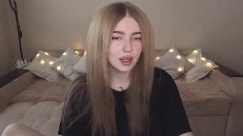 ViolettaOtis online show from 25, 10, 2025