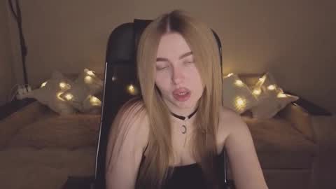 ViolettaOtis online show from 22, 11, 2025