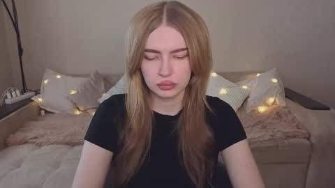 ViolettaOtis online show from 4, 5, 2026