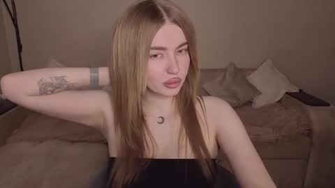 ViolettaOtis online show from 9, 5, 2026