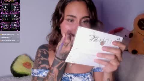 Violette  online show from 8, 10, 2025