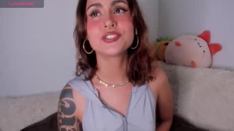 Violette  online show from 5, 1, 2026