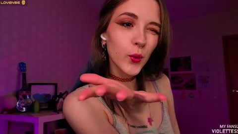 Snapshot of violettesss chatting on 21, 5, 2026 Vi Best on my Fansly online show from 21, 5, 2026