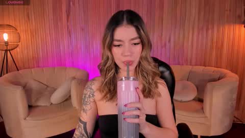 Violett  online show from 21, 9, 2025
