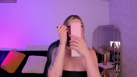 Violett  online show from 1, 12, 2025