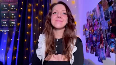 Snapshot of violettmo0n chatting on 4, 3, 2026 Next stream 1522026 400 GMT 3 online show from 4, 3, 2026