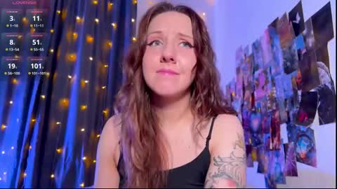 Snapshot of violettmo0n chatting on 22, 3, 2026 Next stream 1522026 400 GMT 3 online show from 22, 3, 2026