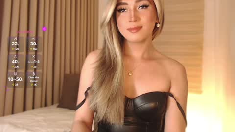 Snapshot of violetversacexx chatting on 26, 12, 2024 Best Of Both Worlds online show from 26, 12, 2024