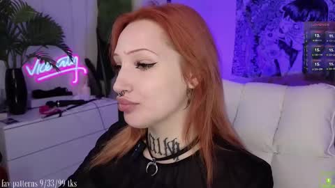 Snapshot of violetvio1ator chatting on 2, 11, 2025 Dommy mommy online show from 2, 11, 2025