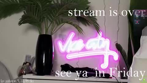 Snapshot of violetvio1ator chatting on 2, 11, 2025 Dommy mommy online show from 2, 11, 2025