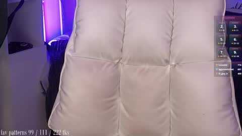 Snapshot of violetvio1ator chatting on 22, 4, 2026 Dommy mommy online show from 22, 4, 2026