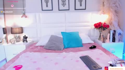 Snapshot of viollet_xoxo chatting on 7, 11, 2025 VIOLLET online show from 7, 11, 2025