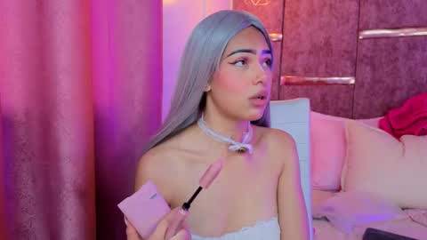 viollettebylyly online show from 17, 9, 2025