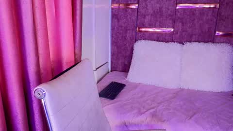 viollettebylyly online show from 20, 10, 2025