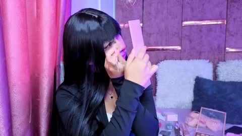 viollettebylyly online show from 13, 11, 2025