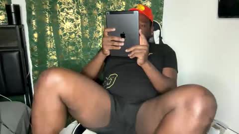 Elle Hood online show from 18, 11, 2025