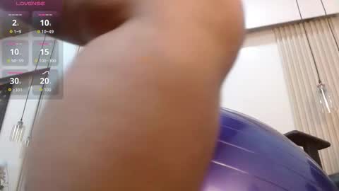 Snapshot of virtual_charm chatting on 5, 11, 2025 Sofia online show from 5, 11, 2025