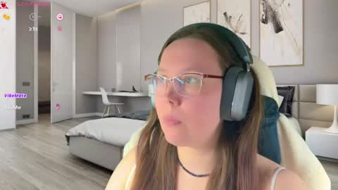 Victoria Romans online show from 9, 5, 2026