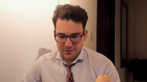 Vito Ferrer online show from 11, 11, 2025