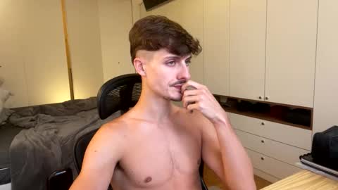 vitoraugustoxxx online show from 4, 3, 2026