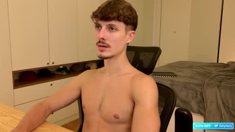 vitoraugustoxxx online show from 20, 3, 2026