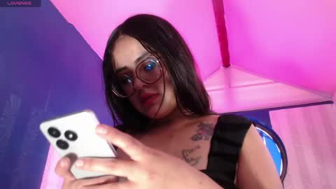 Snapshot of vitoria23_ chatting on 7, 5, 2026 victoria 3 online show from 7, 5, 2026
