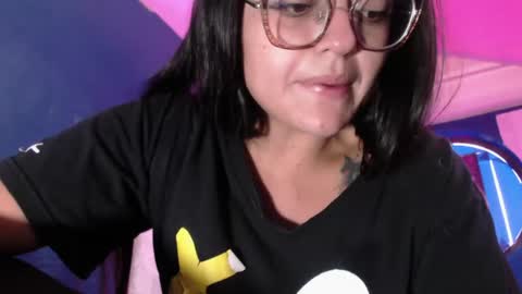 Snapshot of vitoria23_ chatting on 28, 5, 2026 victoria 3 online show from 28, 5, 2026