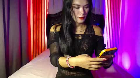 Snapshot of viva_max chatting on 2, 12, 2025 Kylie online show from 2, 12, 2025