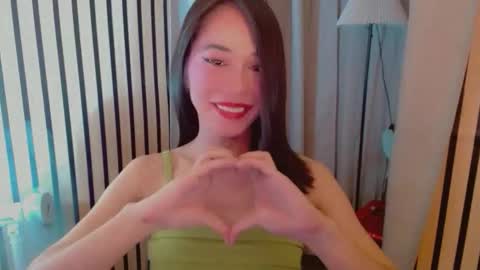 Snapshot of vivahotbabessandra chatting on 9, 4, 2026 SANDRA GOING YOU online show from 9, 4, 2026