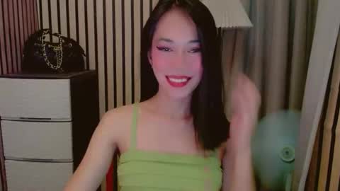 Snapshot of vivahotbabessandra chatting on 24, 4, 2026 SANDRA GOING YOU online show from 24, 4, 2026