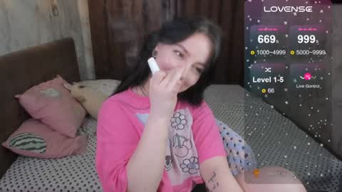 Snapshot of vivi__squirrel chatting on 30, 1, 2025 Vivi online show from 30, 1, 2025