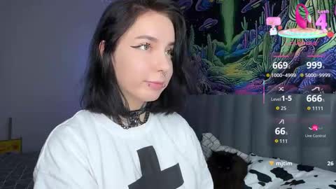 Snapshot of vivi__squirrel chatting on 3, 10, 2025 Vivi online show from 3, 10, 2025