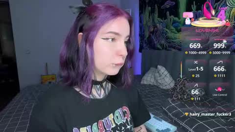 Snapshot of vivi__squirrel chatting on 13, 11, 2025 Vivi online show from 13, 11, 2025