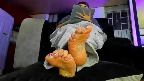 Snapshot of vivi_honey_ chatting on 2, 10, 2025 IGkarol navarret3 online show from 2, 10, 2025