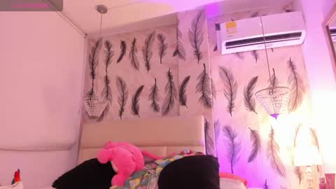 Snapshot of vivi_prinncess chatting on 10, 10, 2025 Viviana  online show from 10, 10, 2025