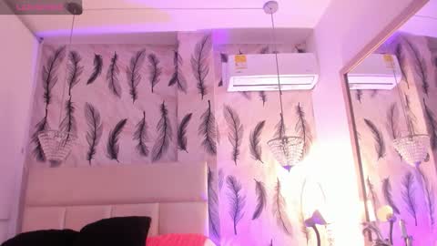 Snapshot of vivi_prinncess chatting on 17, 10, 2025 Viviana  online show from 17, 10, 2025
