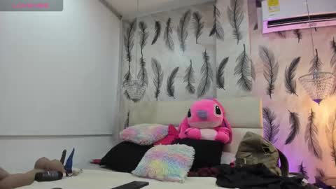 Snapshot of vivi_prinncess chatting on 22, 10, 2025 Viviana  online show from 22, 10, 2025