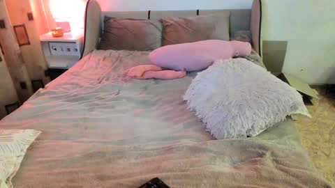 vivian_alison online show from 4, 1, 2025