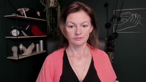 Vivian online show from 10, 9, 2025