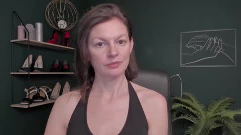 Vivian online show from 11, 11, 2025