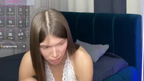 Snapshot of vivian_evans_ chatting on 7, 3, 2025 Vivian Evans online show from 7, 3, 2025