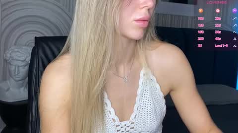 Snapshot of vivian_evans_ chatting on 22, 9, 2025 Vivian Evans online show from 22, 9, 2025