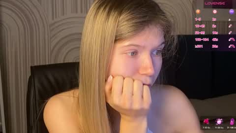 Snapshot of vivian_evans_ chatting on 24, 10, 2025 Vivian Evans online show from 24, 10, 2025